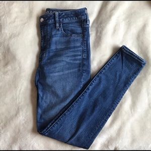Size 6 American eagle high waisted jeans